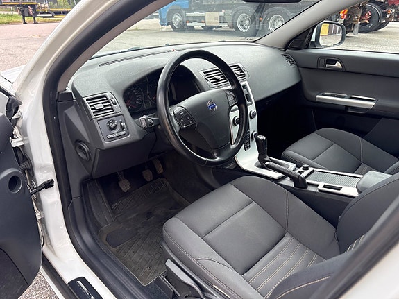 Volvo V50 9 of 16