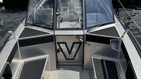 Viggo X8 med Mercury 400R 2018 med endast 80 timmar 9 of 11