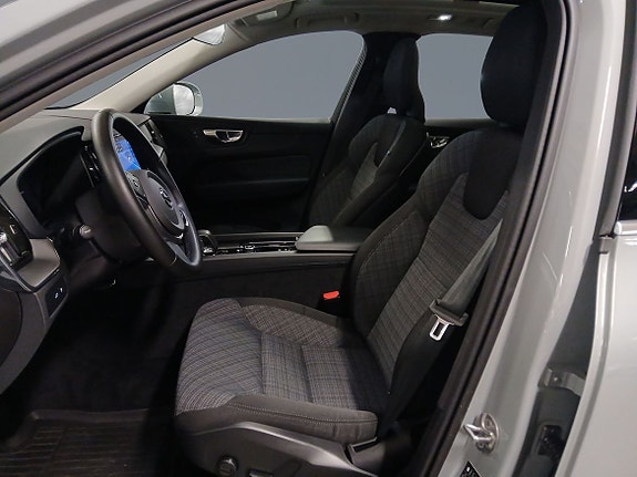 Volvo XC60 5 of 15