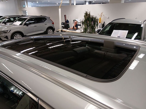 Volvo XC60 11 of 15