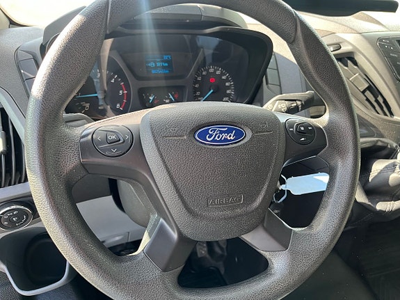 Ford Transit Custom 11 of 16