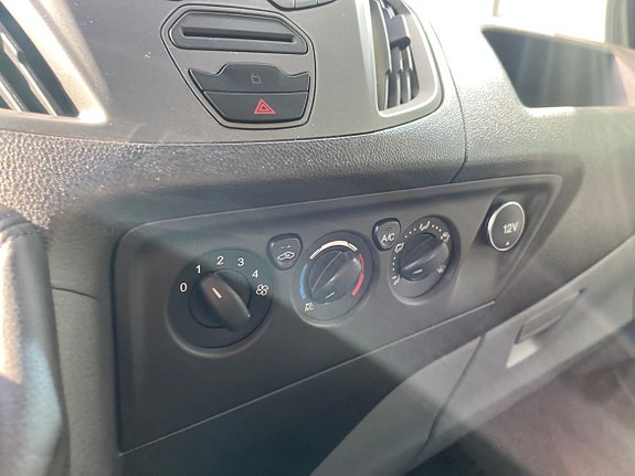 Ford Transit Custom 13 of 16
