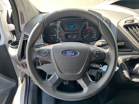 Ford Transit Custom 10 of 16