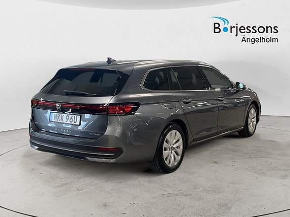Volkswagen Passat 3 of 5