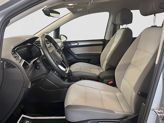 Volkswagen Touran 5 of 5