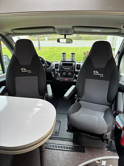 Adria Twin 600 SPT 11 of 17