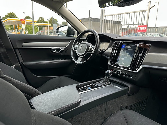 Volvo V90 8 of 25