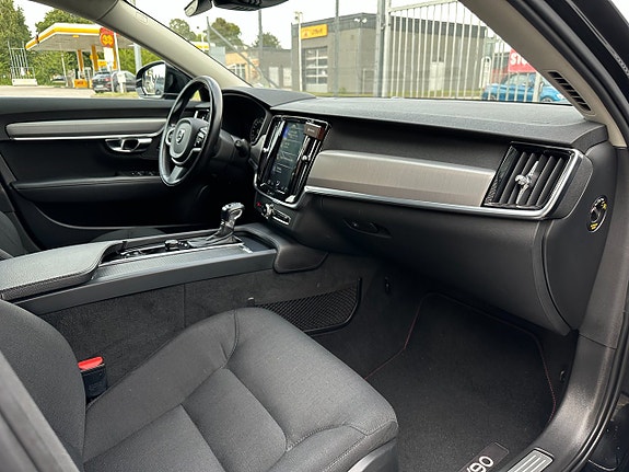 Volvo V90 10 of 25