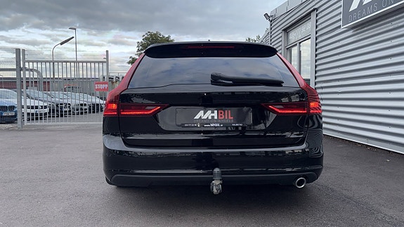 Volvo V90 4 of 5