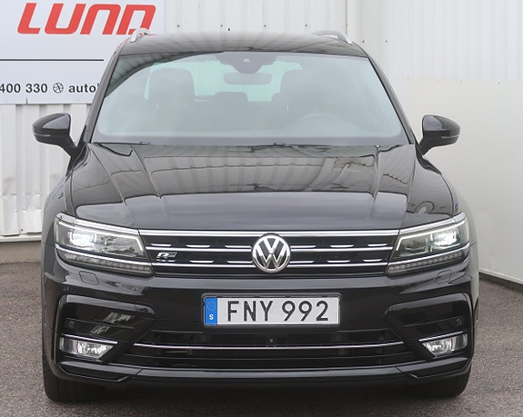 Volkswagen Tiguan 2 of 5