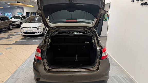 Nissan Pulsar 7 of 13