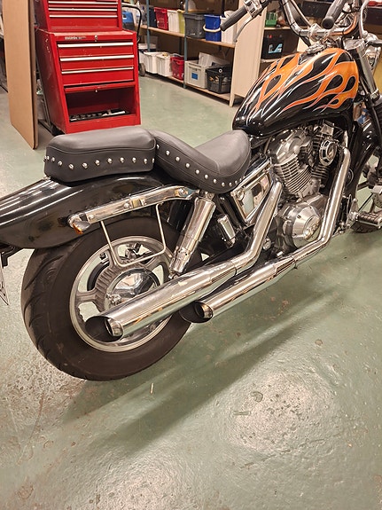 Honda Shadow 1100 4 of 5