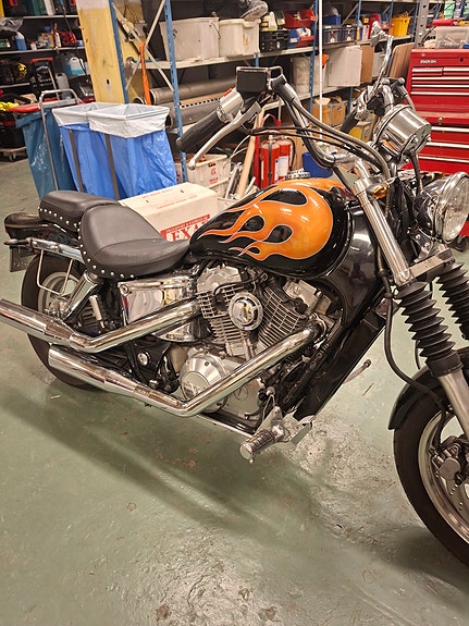 Honda Shadow 1100 2 of 5