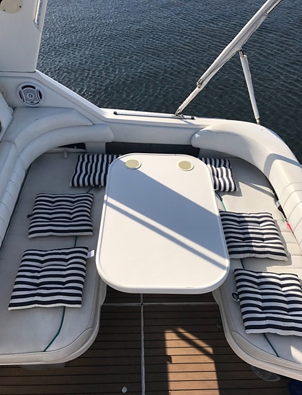 Sea Ray 300 Sundancer 15 of 19