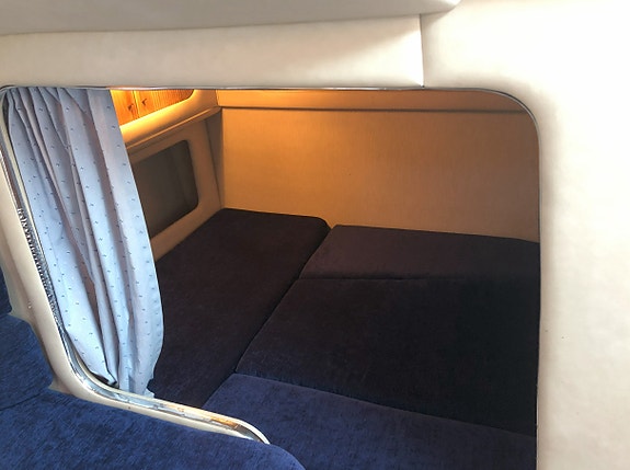 Sea Ray 300 Sundancer 6 of 19