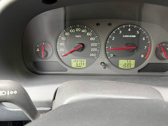 Volvo V40 3 of 7