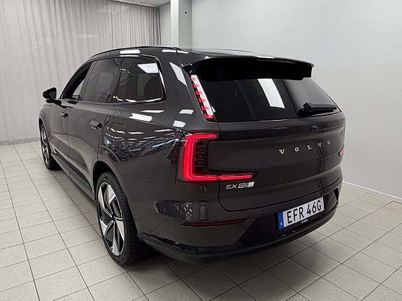 Volvo EX90 3 of 5