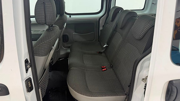 Renault Kangoo Express 12 of 13