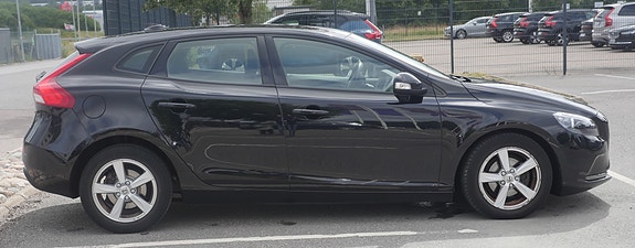 Volvo V40 4 of 7