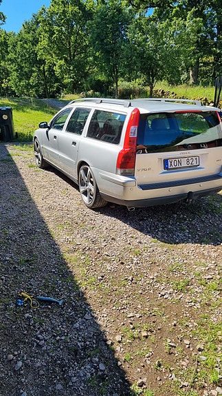 Volvo V70 4 of 5
