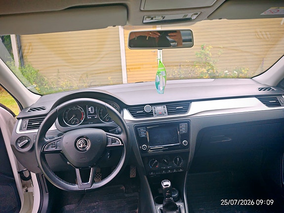 Skoda Rapid 3 of 5
