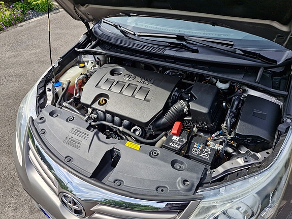 Toyota Avensis 5 of 5