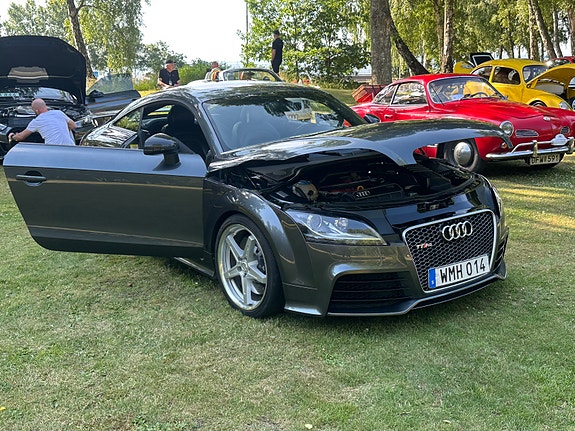 Audi TT RS 2 of 4