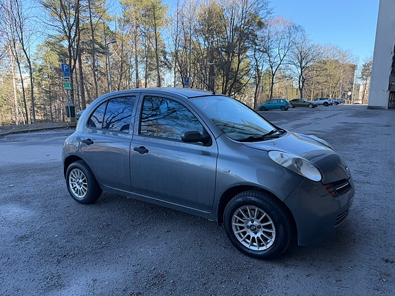 Nissan Micra 4 of 5