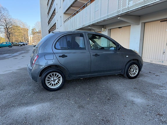 Nissan Micra 3 of 5