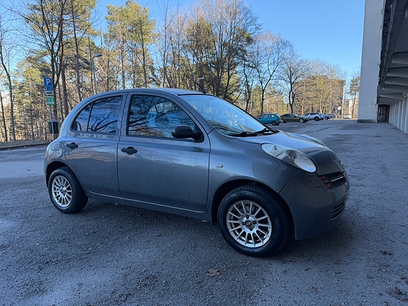 Nissan Micra 2 of 5