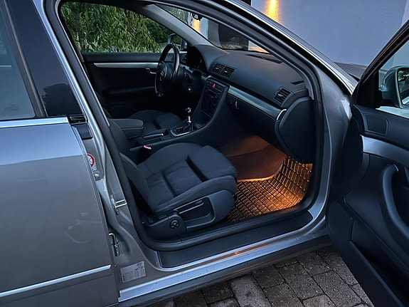 Audi A4 4 of 5
