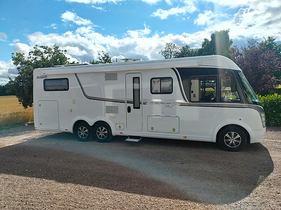 Dethleffs 7850 XL-I Hydr stödben Alde Långbäddar 3 of 15