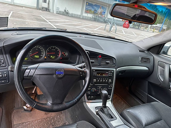 Volvo V70 11 of 12