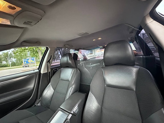 Volvo V70 12 of 12