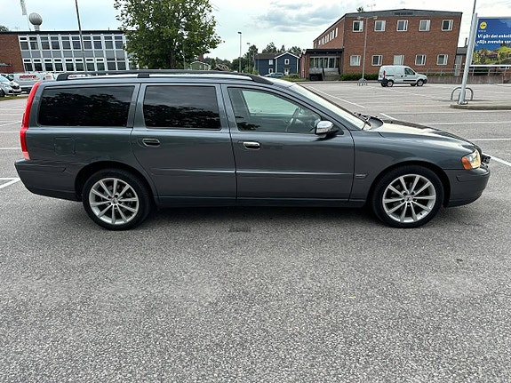 Volvo V70 4 of 12