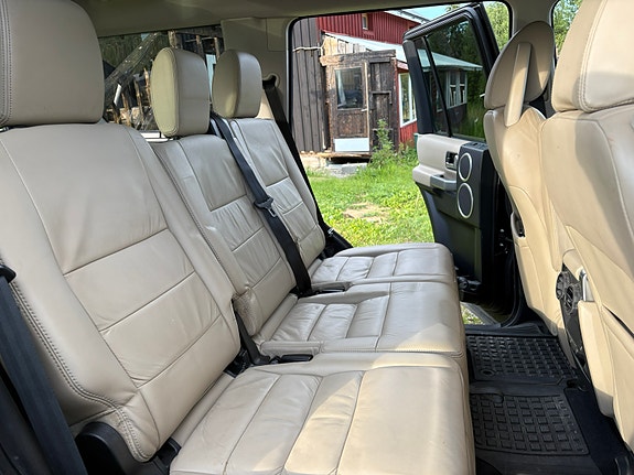 Land Rover Discovery 3 12 of 16