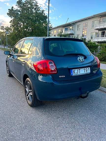 Toyota Auris 4 of 4