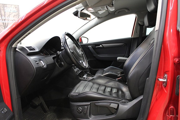 Volkswagen Passat 13 of 18
