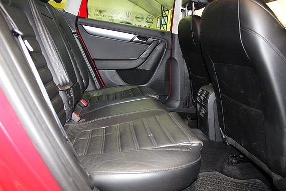 Volkswagen Passat 15 of 18