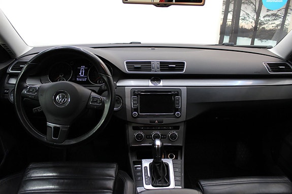 Volkswagen Passat 11 of 18