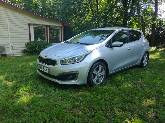 Kia Ceed 2 of 4