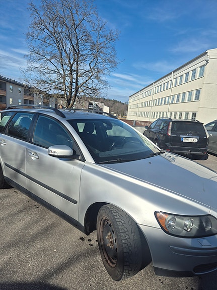 Volvo V50 3 of 4
