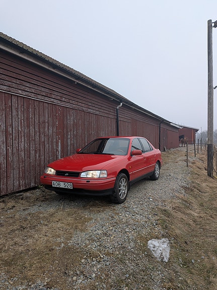Hyundai Elantra 3 of 5