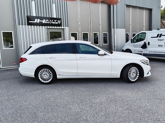 Mercedes-Benz C220 d 4 of 5