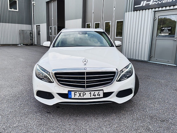 Mercedes-Benz C220 d 3 of 5