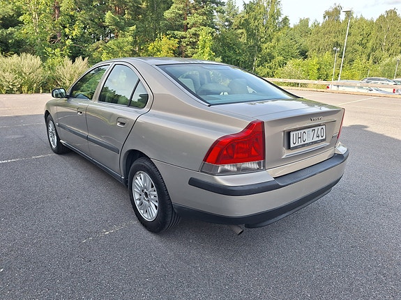 Volvo S60 3 of 5