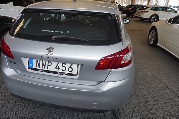 Peugeot 308 4 of 5