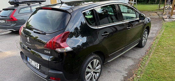 Peugeot 3008 2 of 5