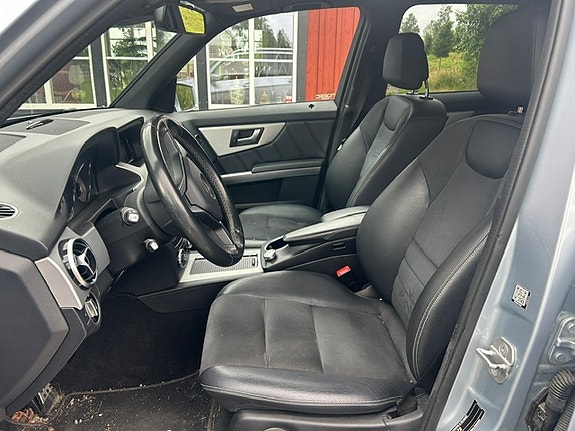 Mercedes-Benz GLK220 3 of 5