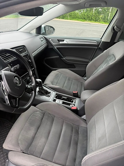 Volkswagen Golf Alltrack 4 of 5
